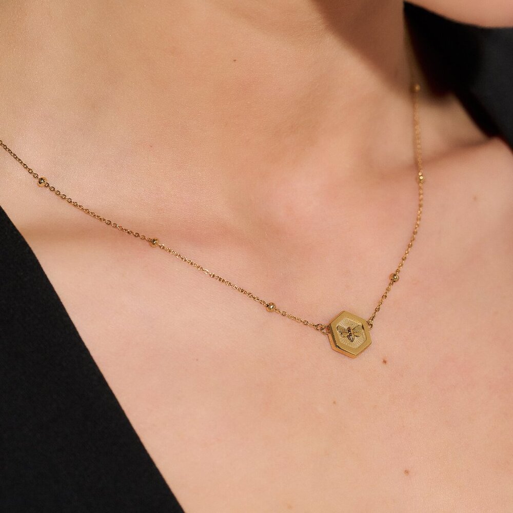Olivia Burton Minima Bee gold pendant necklace - Picture 2 of 4